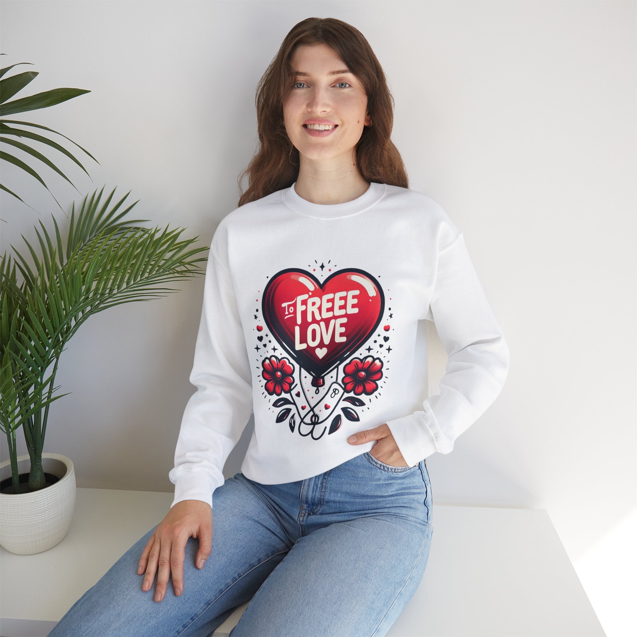 Empower Your Style: 'Free to Love' Sweatshirt – Embrace Freedom with Fashion