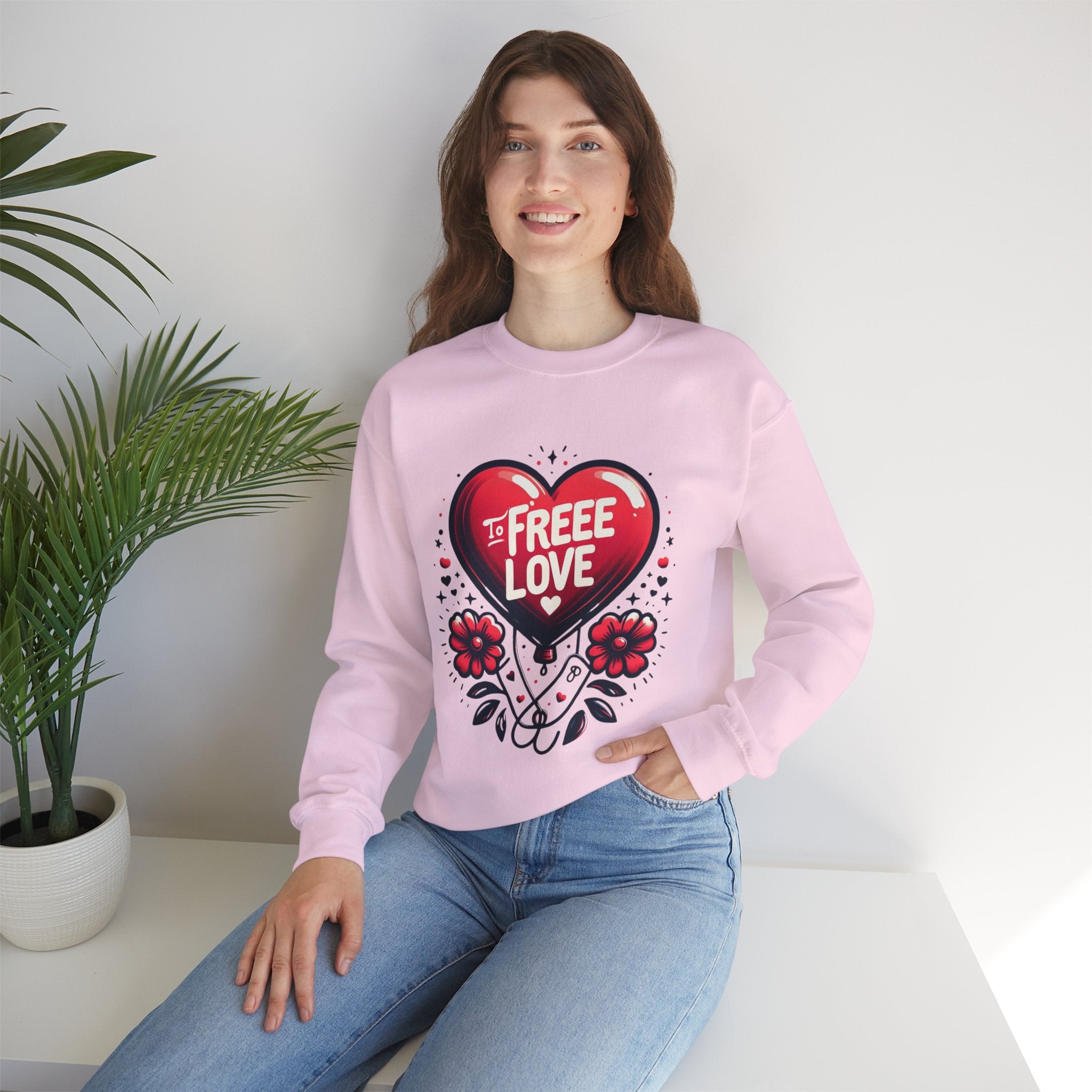 Empower Your Style: 'Free to Love' Sweatshirt – Embrace Freedom with Fashion